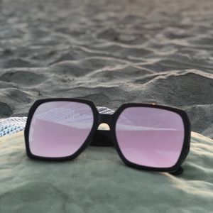 Meet your Posher, Vee